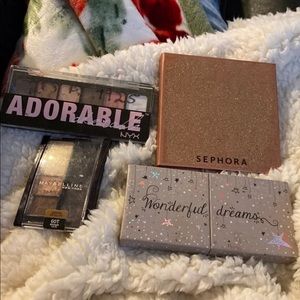 4 eyeshadow palettes
